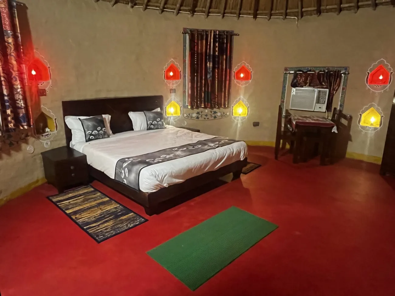 Jacuzzi Mud Cottage at Sariska Tiger Lodge